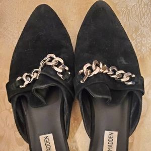 Steve Madden slides, black with silver chain. Size 6 1/2